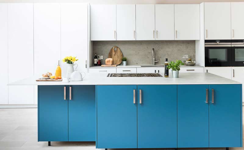modular kitchen dealers and manufacturers in noida, this is a premium modular kitchen with complete blum hardware