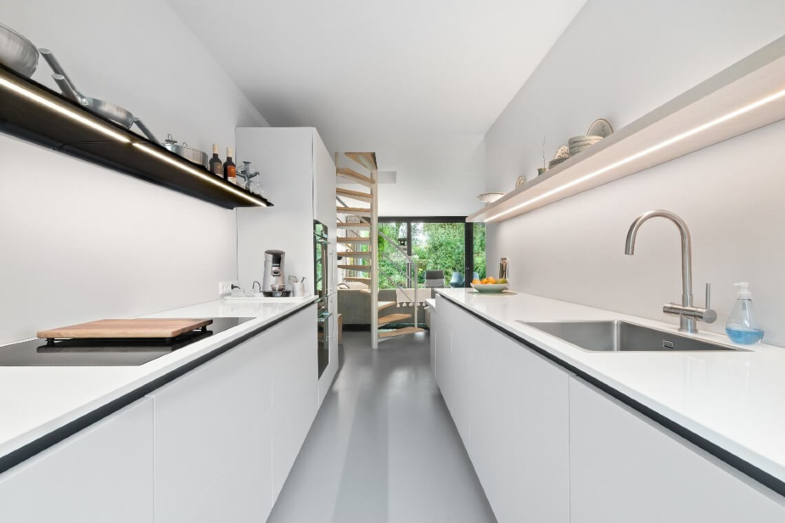difference in a modular kitchen and a carpenter made kitchen