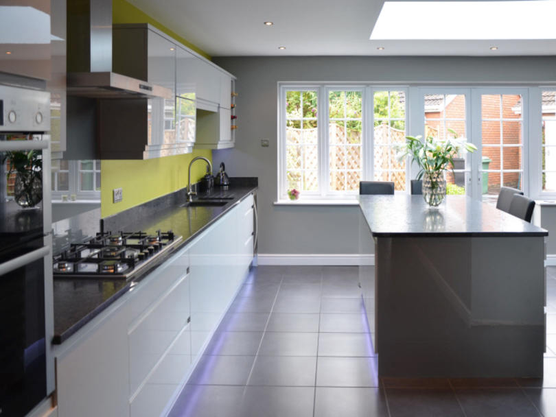 Contour Kitchen in Linen and Baltic Eggshell